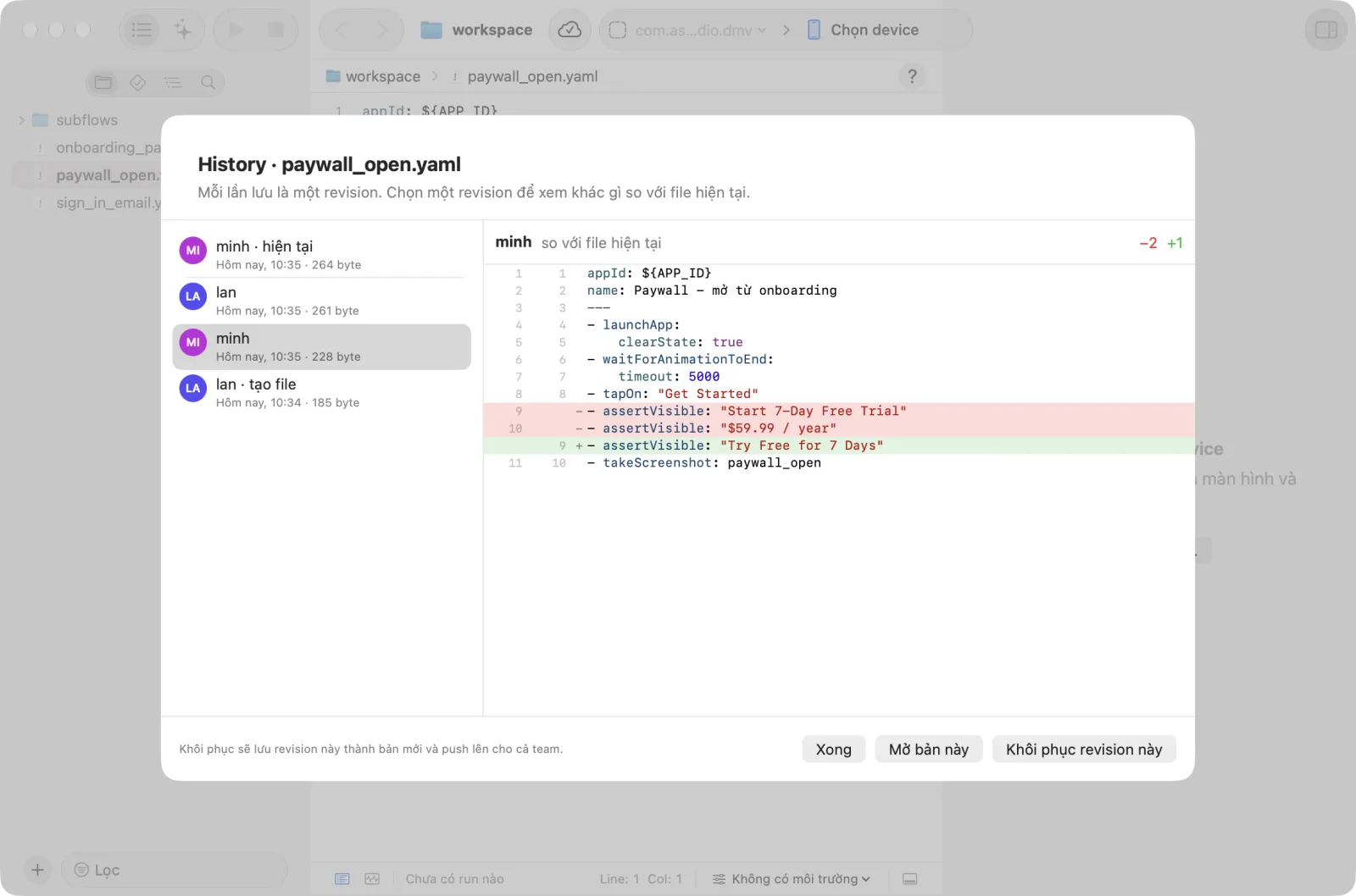 Sheet History của paywall_open.yaml: bốn revision của Lan và Minh, revision thứ hai được chọn kèm phần khác so với file hiện tại